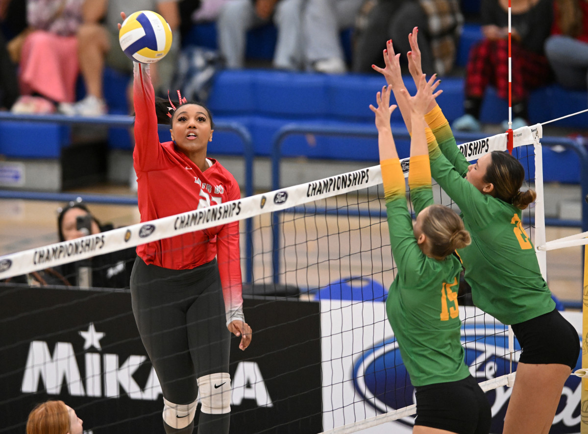 Mater Dei 3, Mira Costa 0 2023 girls vball SS D1 championship by Heston Quan 11-04-2023110420233 (2)